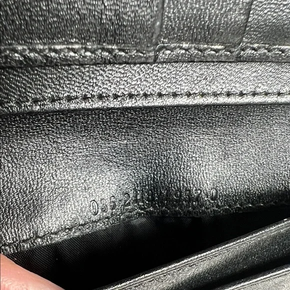 Vintage Gucci Black Leather Wallet with Gold Tone Clasp - Picture 9 of 16